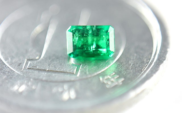 エメラルド ルース 0.21ct ベリル 和名：翠玉 : タノーダイヤモンド