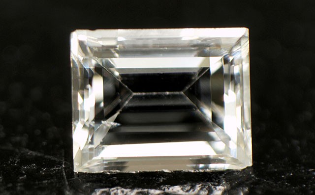 ダイヤモンドルース 0.115ct, SI-2, Fカラー, レクタングラーステップ