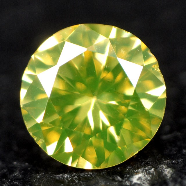 イエローダイヤモンド トリーテッド ルース　0.067ct　Fancy Deep Greenish Yellow　treated　SI-1　 蛍光性はグリーン系　中央宝石研究所