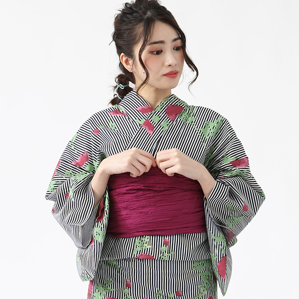 新品■変わり織り染め分け，粋なお洒落浴衣，半幅帯，帯留め，下駄６点セット 浴衣 3点セット（浴衣/半幅帯/下駄） ホワイト 白 クレマチス 花