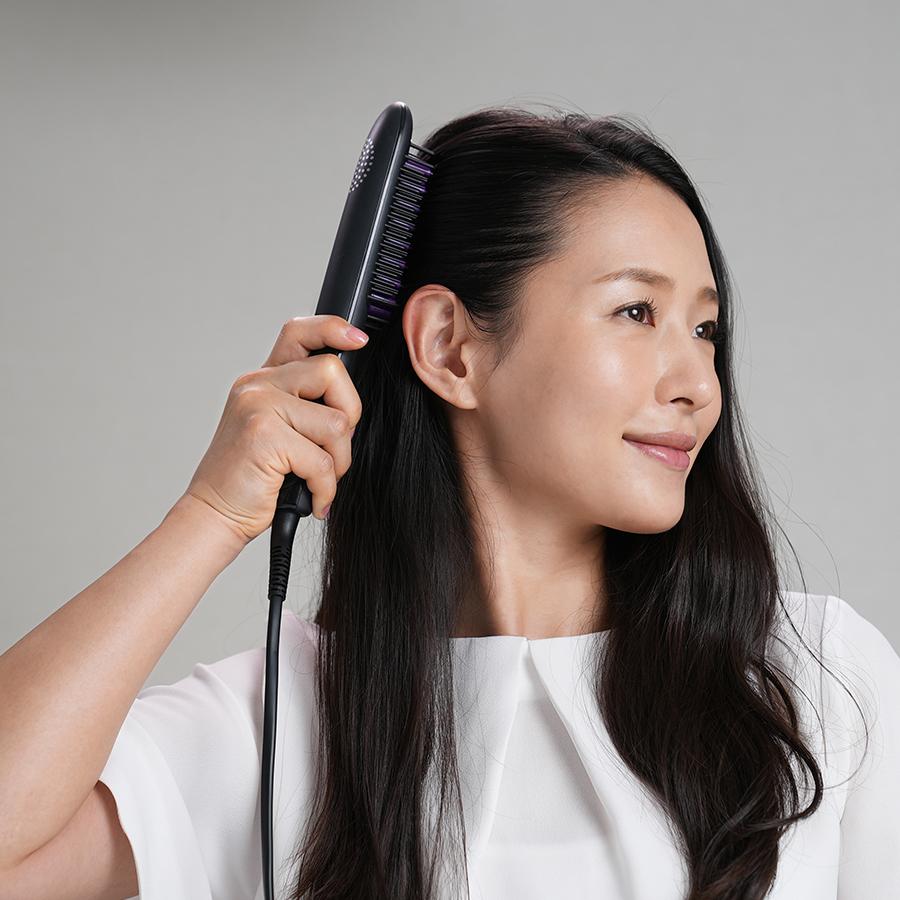 贈り物 DAFNI ナノ）ブラシ型ヘアアイロン　ヤーマン nano（ダフニ ヘアアイロン