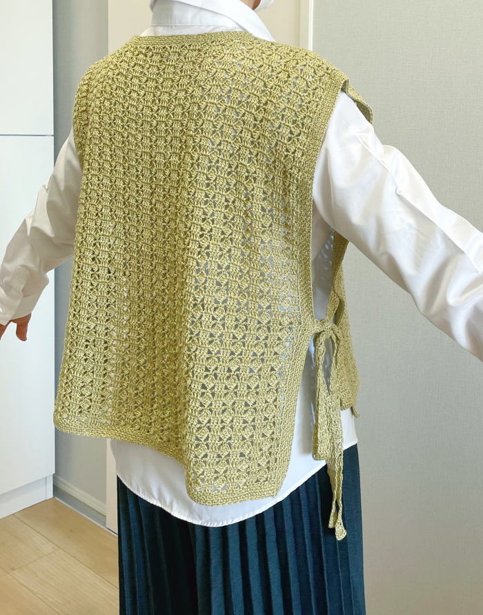 毛糸 シエロで編むなつめ模様がすてきなサイドリボンのベスト セット コットン｜teamiohenya｜02