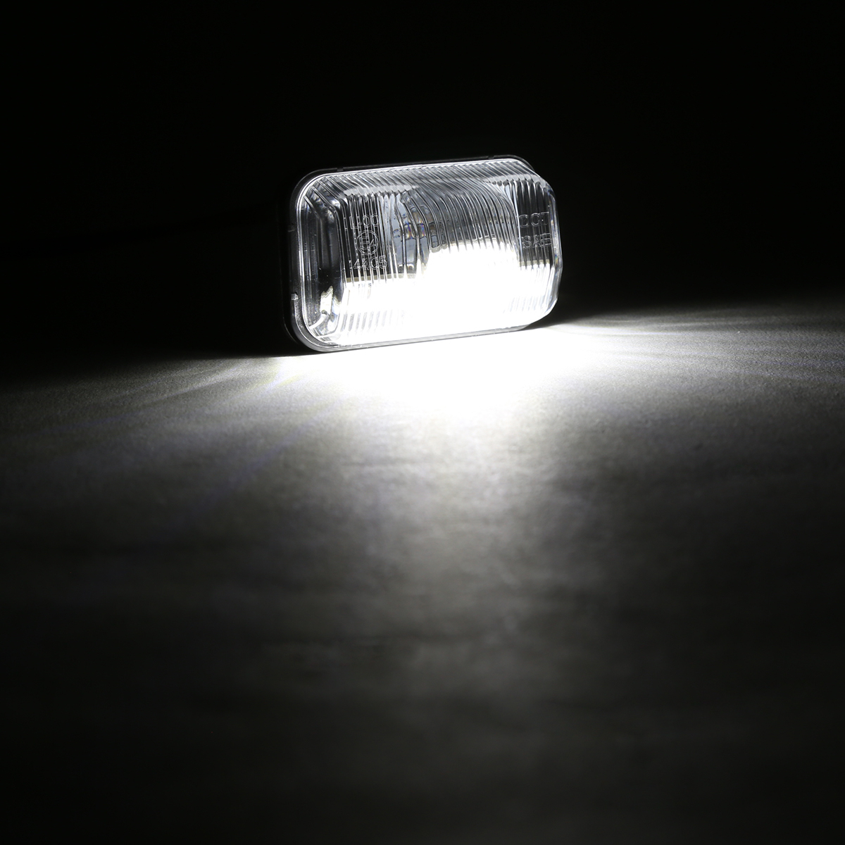 LED ライセンスランプ ムーヴ ムーヴカスタム LA850S LA860S など ナンバー灯 ダイハツ 互換品 81270-B2060 RZ177 | ダイハツ | 02