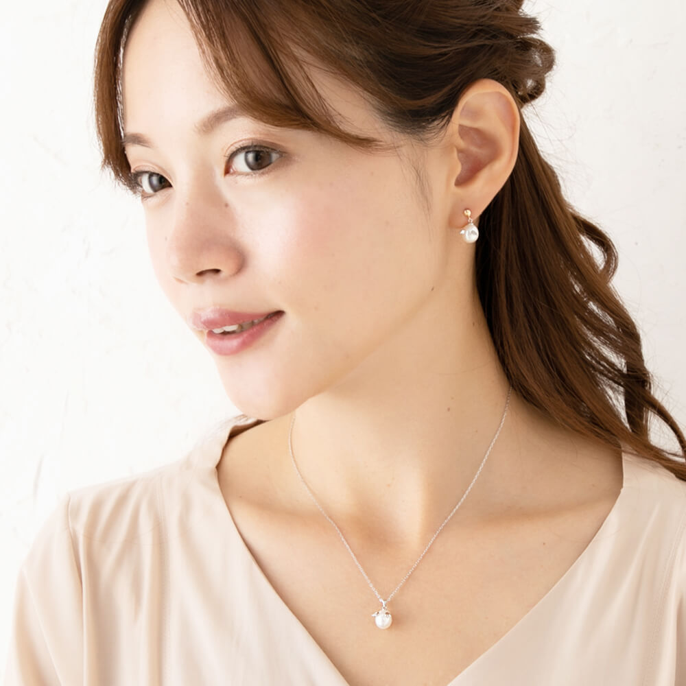 アガット 美品白蝶貝ネックレスチャーム、パールピアス2点セット