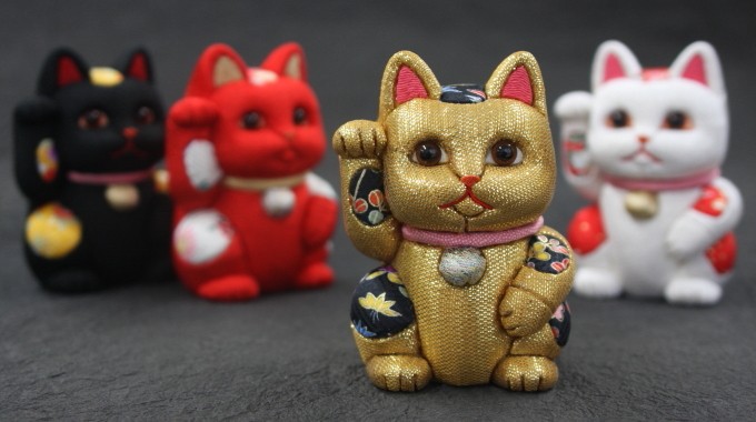 招き猫 置物 金 白 黒 赤 小 10cm 柿沼人形 日本製 - 人形