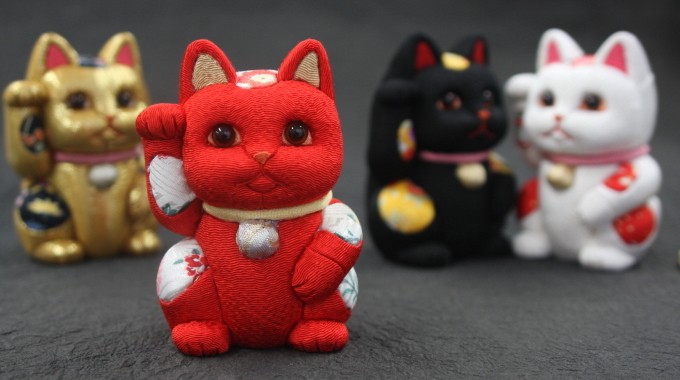 招き猫 置物 金/白/黒/赤 小 10cm 柿沼人形 日本製 : 手しごと