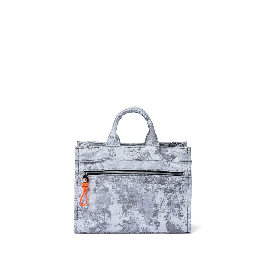 【新品未使用★】MANIUNO ミニトートバッグ グレー/ホワイト MANIUNO ECCO LEATHER ミニトートバッグ 商品｜THE BAGMANIA