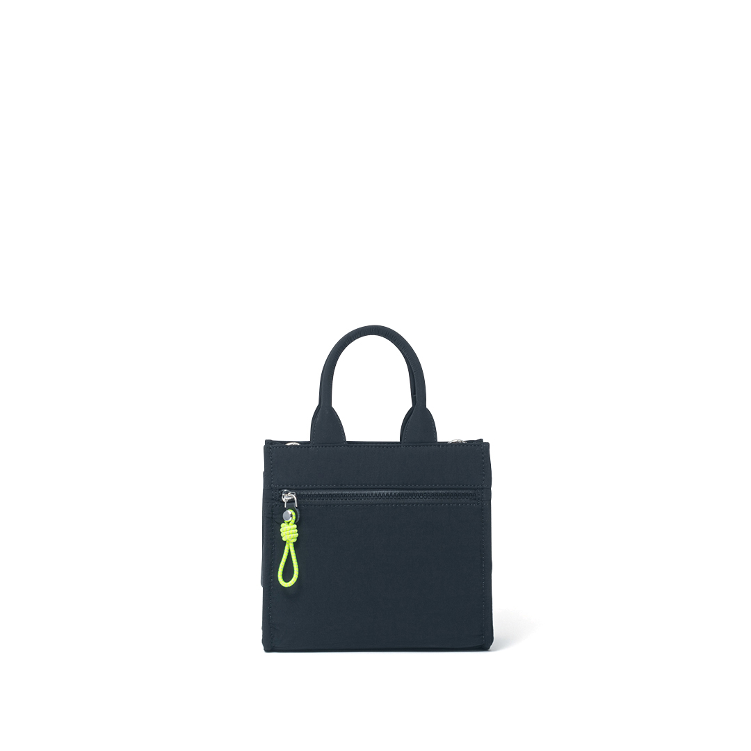 L05729 未使用品 MANIUNO スクエアミニトート バッグ ライトグレー MANIUNO NOVATEX スクエアミニトート(S) 商品｜THE BAGMANIA