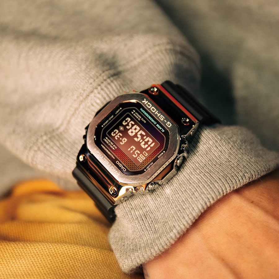 G-SHOCK レインボー ブリック ウォール メタルカバード GM-5600RW-1JF