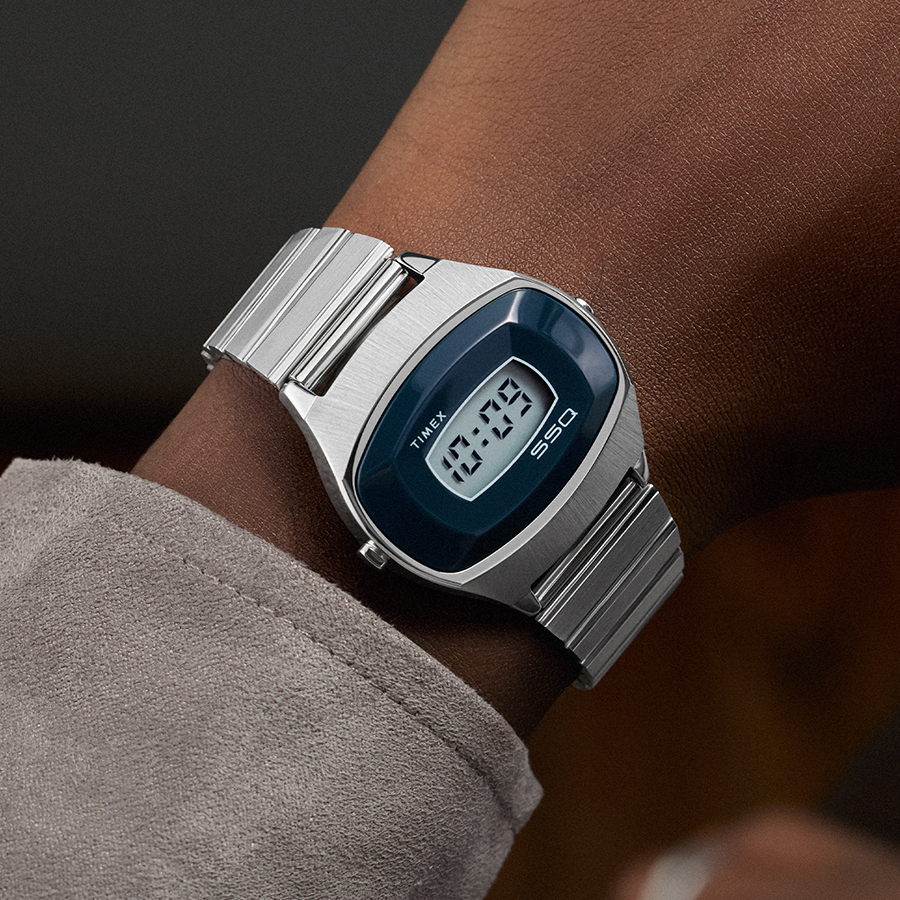 タイメックス 1975 SSQデジタル 復刻モデル TW2Y06100 メンズ レディース 腕時計 クオーツ 電池式 デジタル ネイビーレンズ メタルバンド | TIMEX | 06