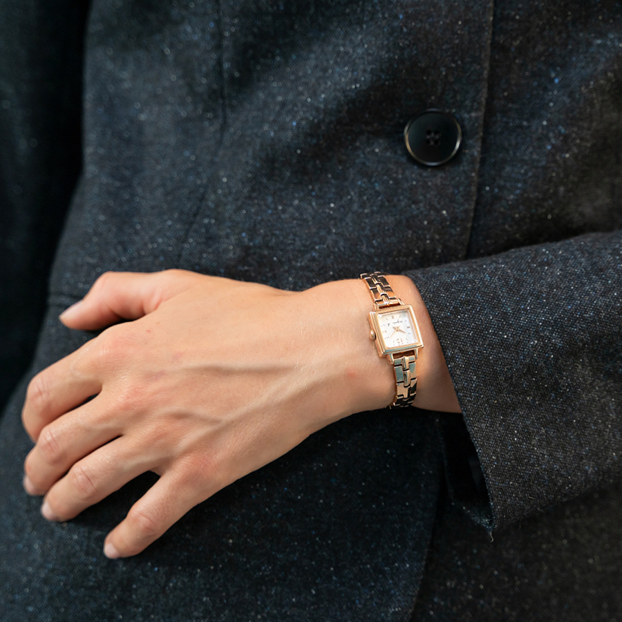 ウルトラ! 11月17日発売 agnes b. アニエスベー マルチェロ アンクールドール 限定モデル FCSK750 レディース 腕時計 電池式 ゴールド 国内正規品 【X2267679833】 (14850円)