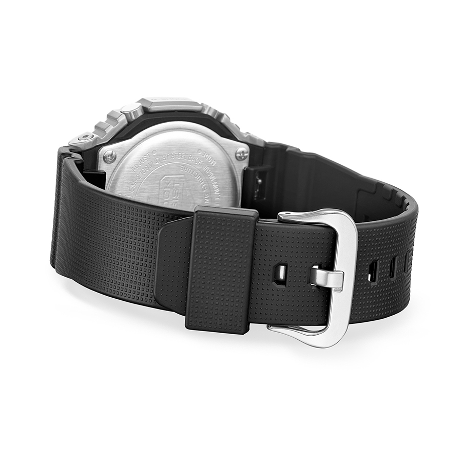 G-SHOCK メタルカバード チェッカリングパターン GM-2100M-1AJF メンズ 腕時計 電池式 アナデジ オクタゴン 反転液晶 国内正規品 カシオの画像