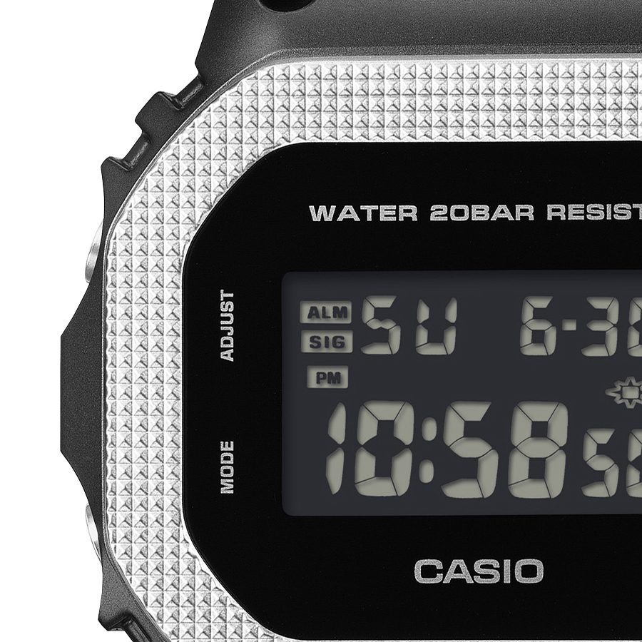 G-SHOCK メタルカバード チェッカリングパターン GM-5600BM-1JF メンズ