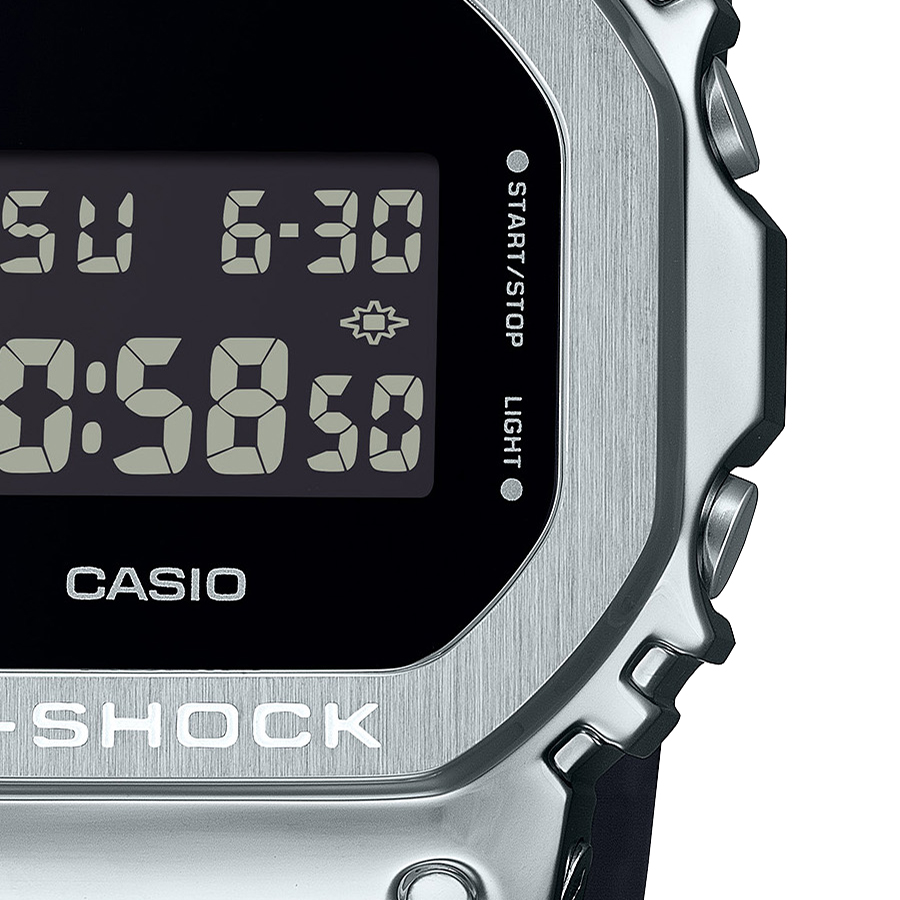 G-SHOCK メタルカバード ファインメタリック シルバー GM-5600YM G-SHOCK メタルカバード ファインメタリック シルバー GM-5600YM