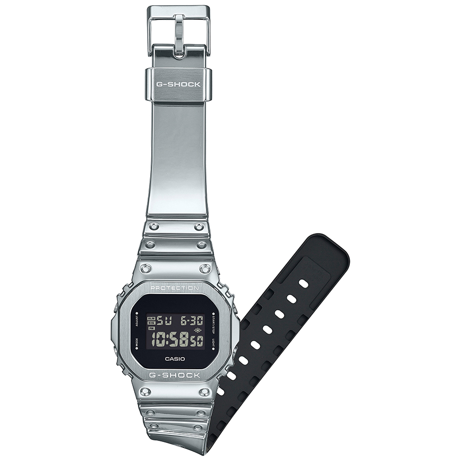 新品未使用　G-SHOCK GM-5600YMG-9JF　タフシリコンバンド G-SHOCK メタルカバード ファインメタリック シルバー GM-5600YM