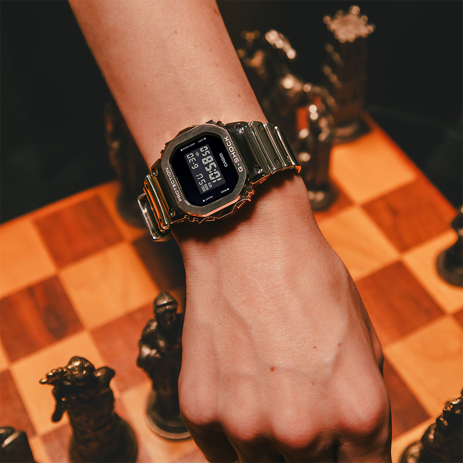 G-SHOCK GM-5600YM-8JF シルバー GM-5600YM-8JF FINE METALLIC シリーズ｜ジーショック