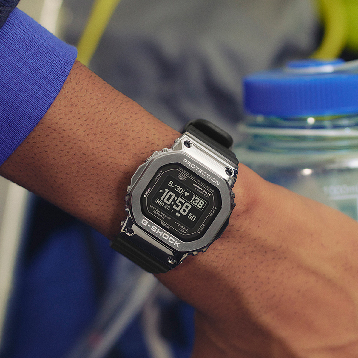 G-SHOCK メタルカバード G-SQUAD 心拍計測 血中酸素 GM-H5600-1JR 