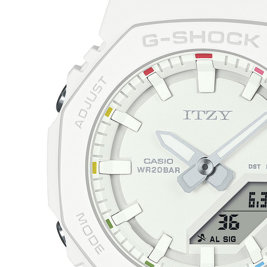 GMA-P2100IT-7AJR ホワイト腕時計 ITZY Collaboration Model 【国内正規品】 GMA-P2100IT-7AJR