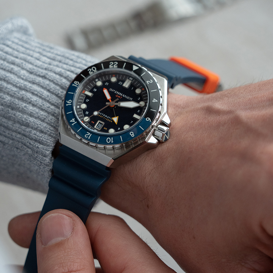 スピニカー DUMAS デュマ GMT SP-5119-22 メンズ 腕時計 機械式 自動巻き 30気圧防水 蓄光 ネイビーダイヤル 替えバント付きの画像
