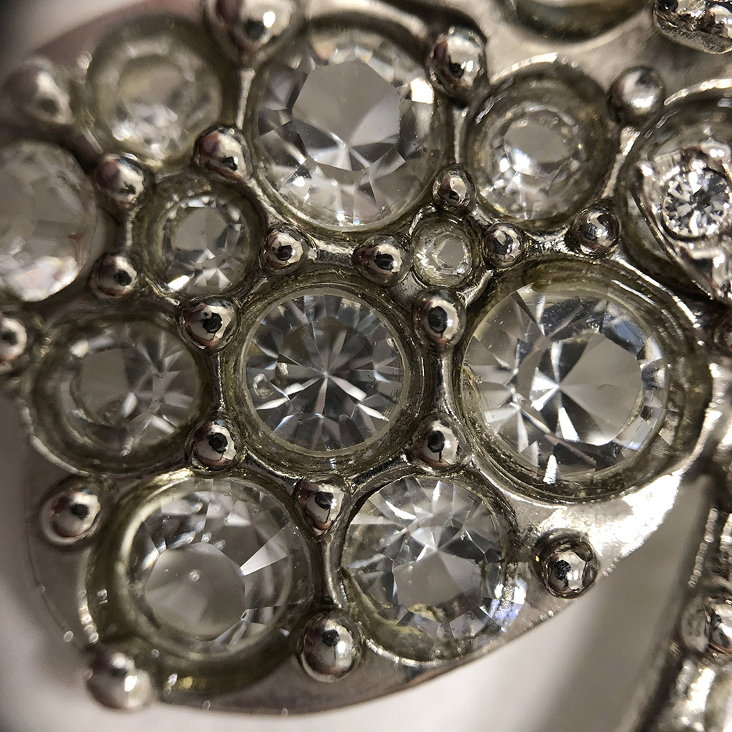 CHANEL シャネル クローバー ココマーク ブローチ ラインストーン 四つ