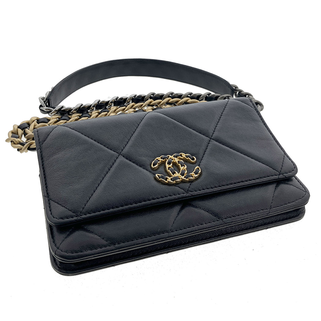 CHANEL（シャネル） シャネル19 チェーンウォレット AP0957 ラムスキン