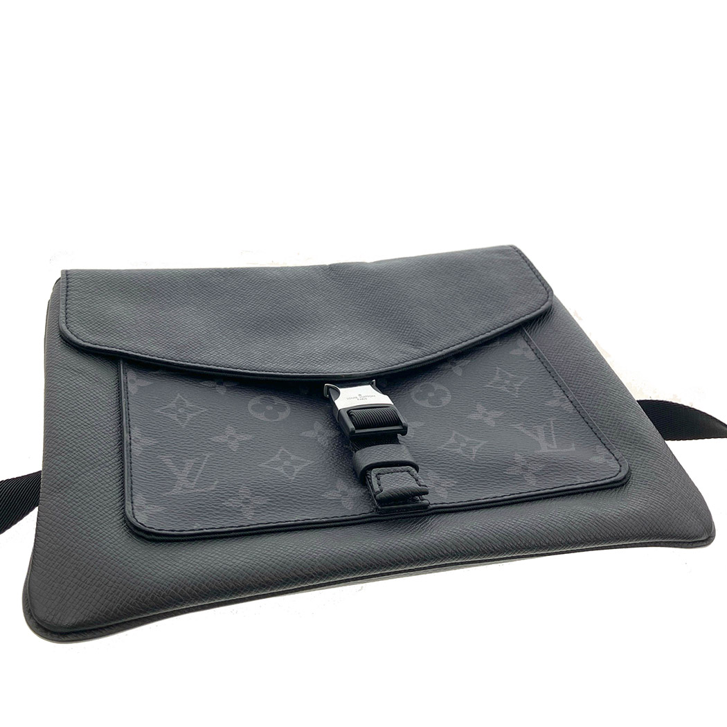 LOUIS VUITTON（ルイ・ヴィトン） フラップメッセンジャー M30413