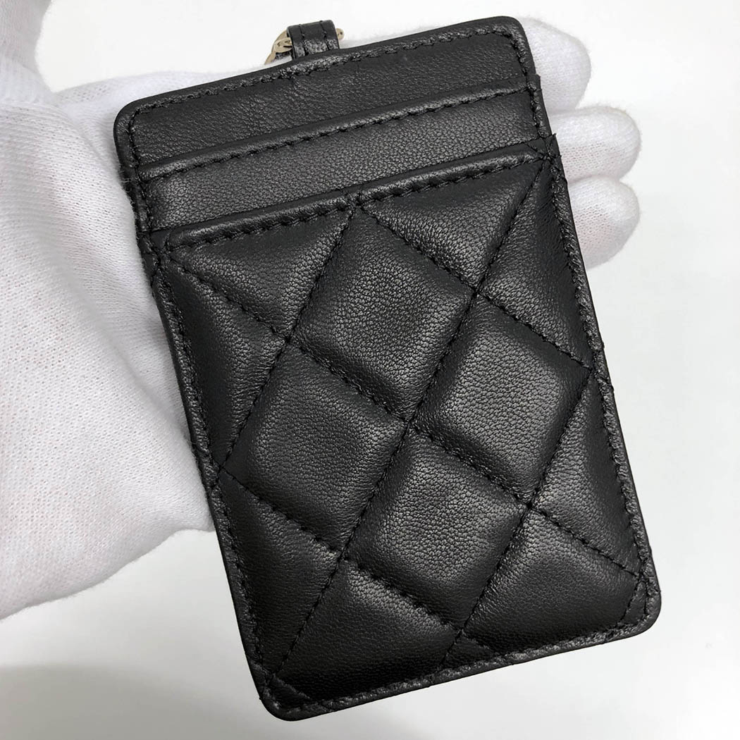 CHANEL（シャネル） チェーンストラップ付き カードケース A01745