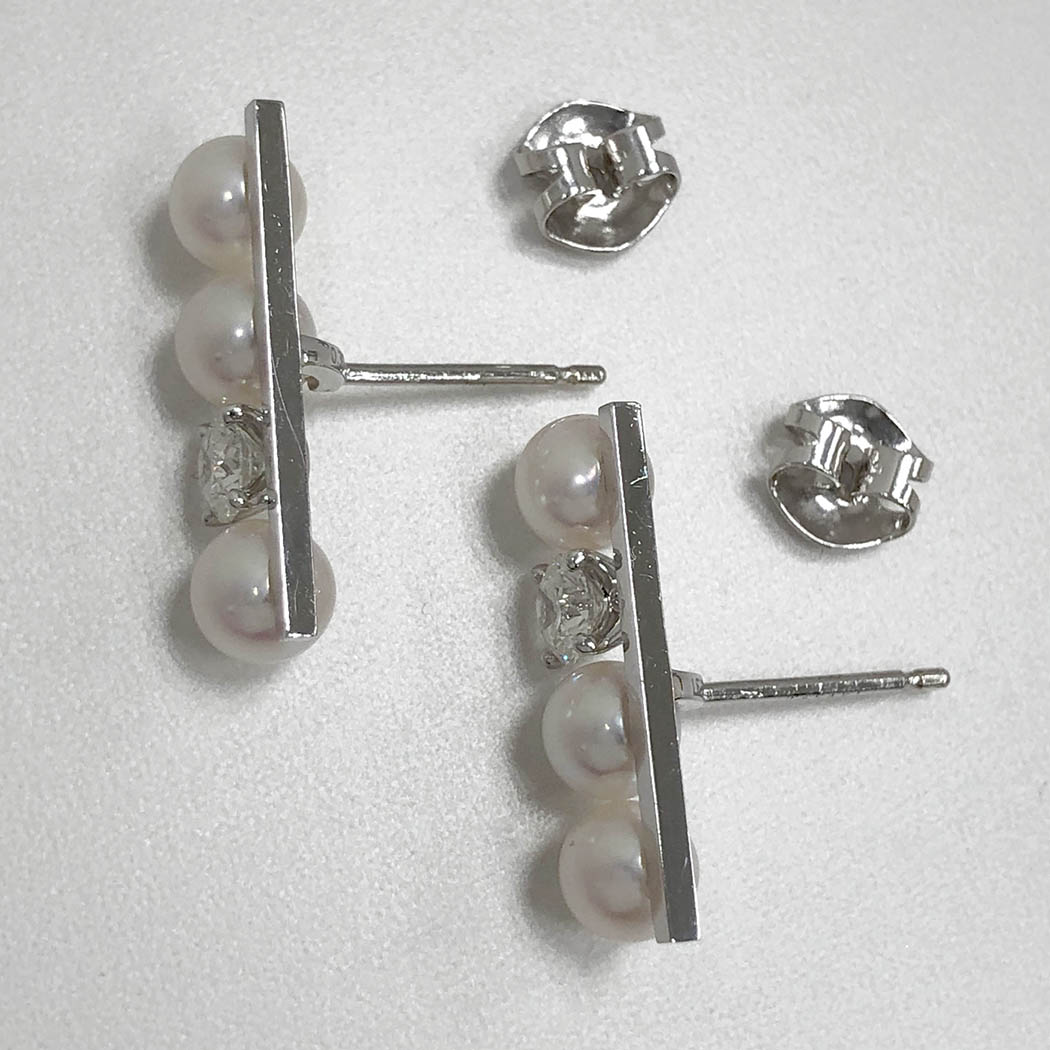 TASAKI ピアス8,2 mm WG 750 楽天市場】TASAKI 淡水真珠 ピアス EC-3679-18KYG ロング 曲線