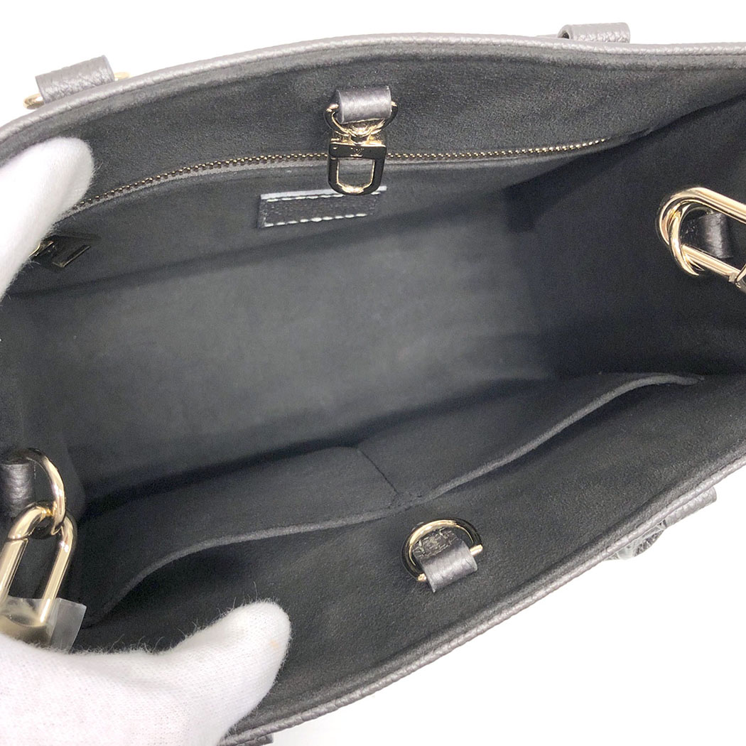 LOUIS VUITTON（ルイ・ヴィトン） オンザゴーPM M12886 モノグラム