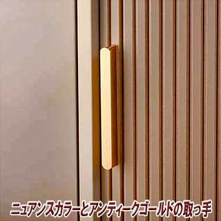 曲線美と陰影が織りなすナイトテーブル