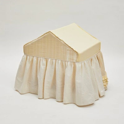 ルイスドッグ louisdog Buttuer Glow Peekaboo Cushion Cover【小型犬 犬用 ピーカブー ハウス クッションカバー セレブ】 Petitの画像
