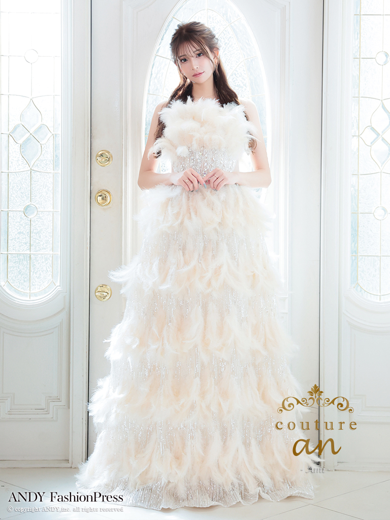 【取り寄せ商品】couturean クチュールアン 高級 ベアトップ フェザー ビジュー スパンコール ラメ バースデー Aライン キャバドレスの画像