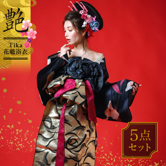 小粋【浴衣2点セット】新品❗️牡丹・菊　黒色 モノトーン×大輪牡丹柄浴衣3点セット 浴衣セット レディース浴衣