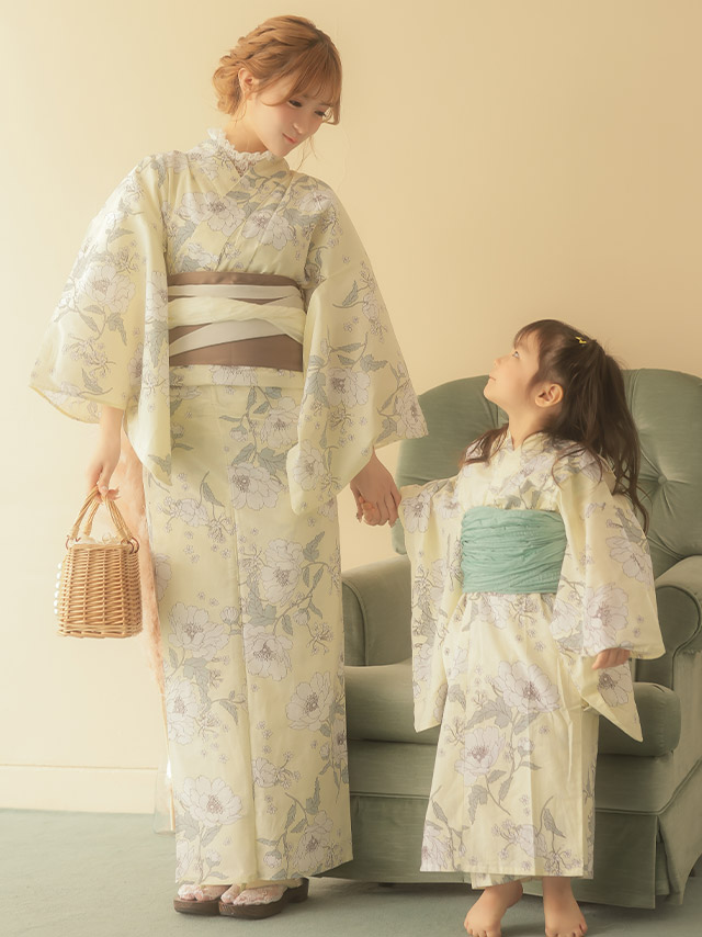 子供用浴衣　130   白地　カラフル手鞠　流水柄　美品　サイズ調整可能 楽天市場】浴衣 子供 単品 女の子 濃紺地 花 手毬 てまり 柄 100