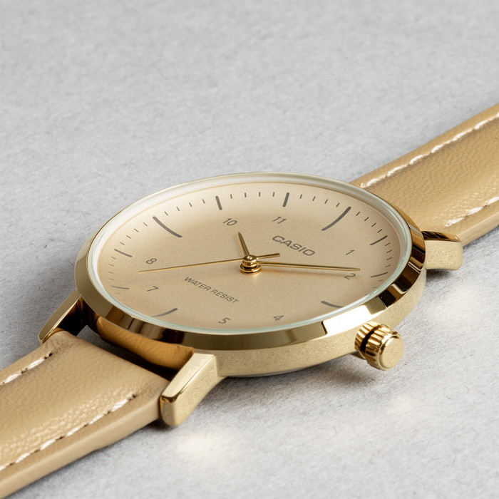 スタンダード（CASIO） 並行輸入品 日本未発売 訳あり 小キズあり