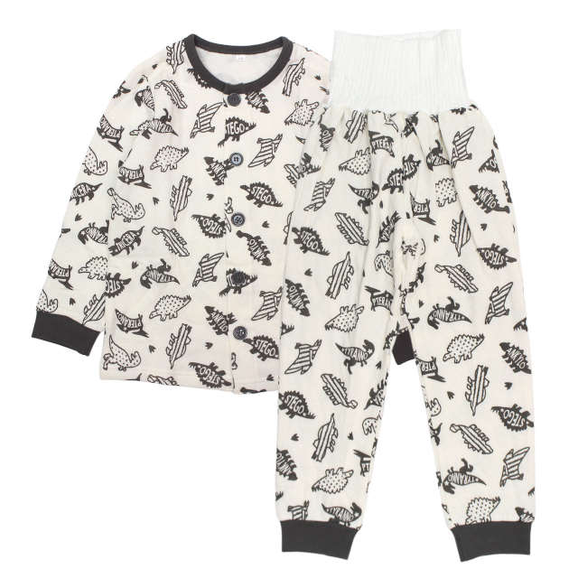 パジャマ キルト 長袖 子供 キッズ 男の子 表裏綿100% 中綿 上下 腹巻付き 丸首 前開きタイプ 恐竜柄 寝巻き 秋 冬 100cm 110cm 120cm 130cm |  | 01