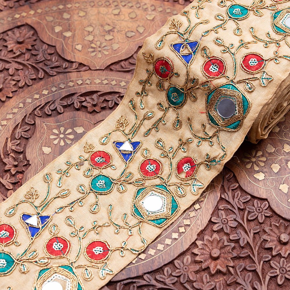 インド刺繍リボン 刺繍リボン レース サリーレース ブレード チロリアンテープ NO.667 幅70ｍｍ 50ｃｍ売り 商用利用可