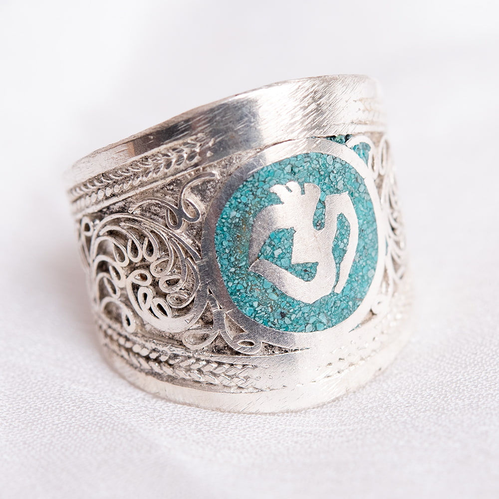 チベット 神様 指輪 リング 聖なるモチーフのホワイトメタルリング(全2デザイン・フリーサイズ)｜tirakita-shop｜02