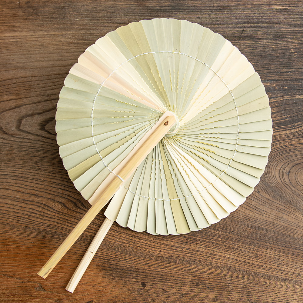 驚きの値段で うちわ 扇子 タイ 竹 サイケデリック折りたたみバンブー