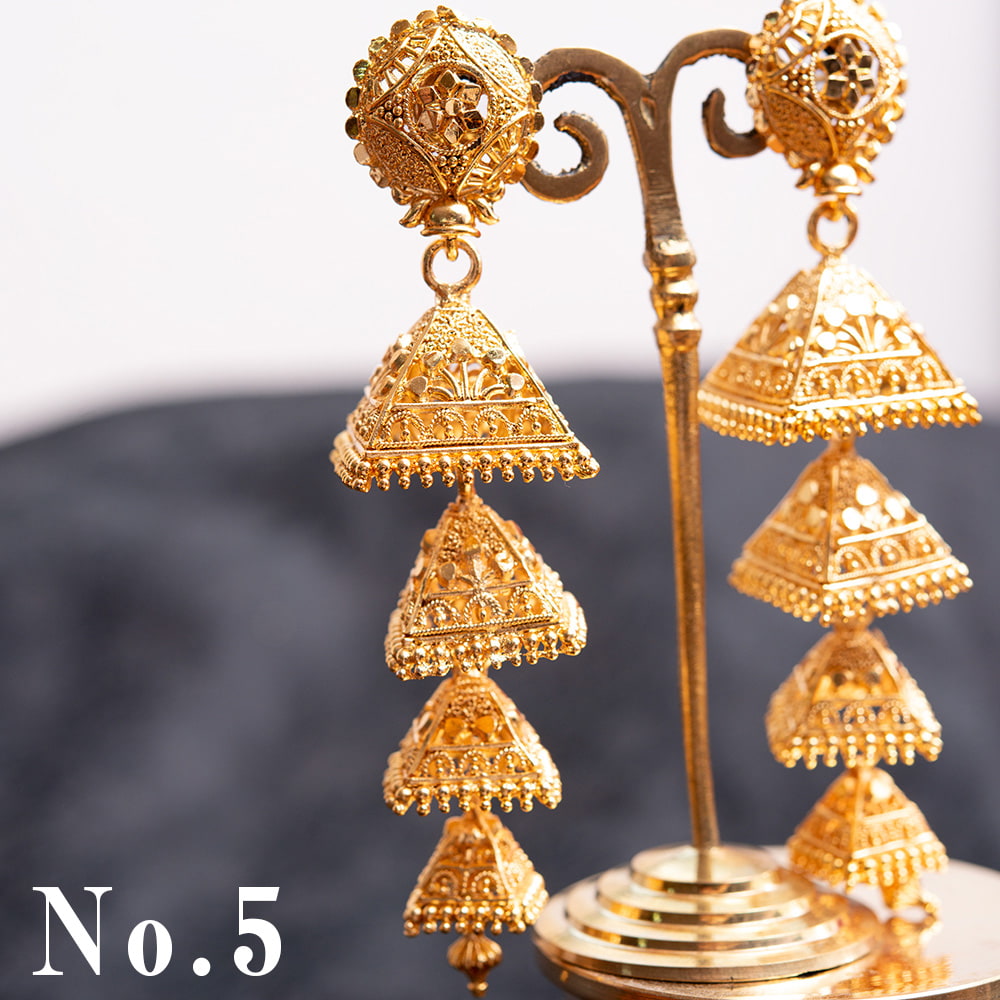 インド アクセ ピアス インドの伝統 大ぶりゴールドメタルピアス