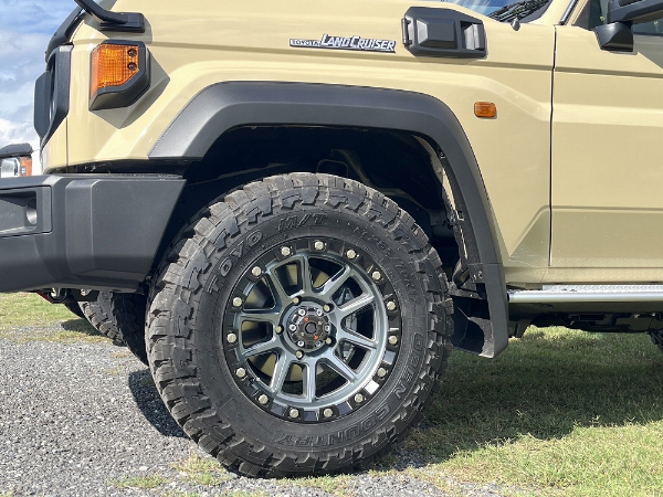 MKW 17インチ アルミホイール 5穴150 | M205 ブラックキャット