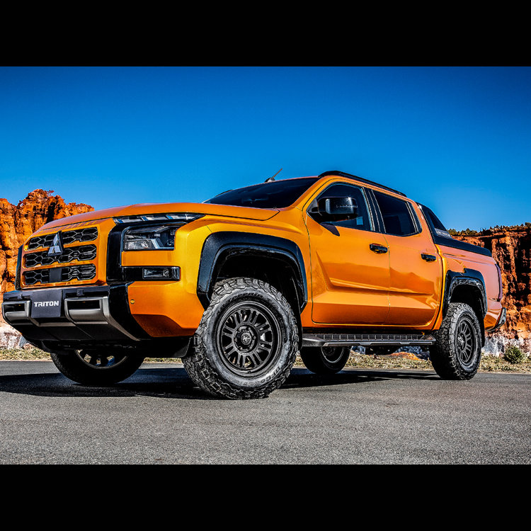 4本セット NITRO POWER M16 ASSAULT 17x8.0J 6/139.7 +20 SGB BFGoodrich Mud-Terrain T/A KM3 265/70R17 プラド ハイラックスリフトアップの画像