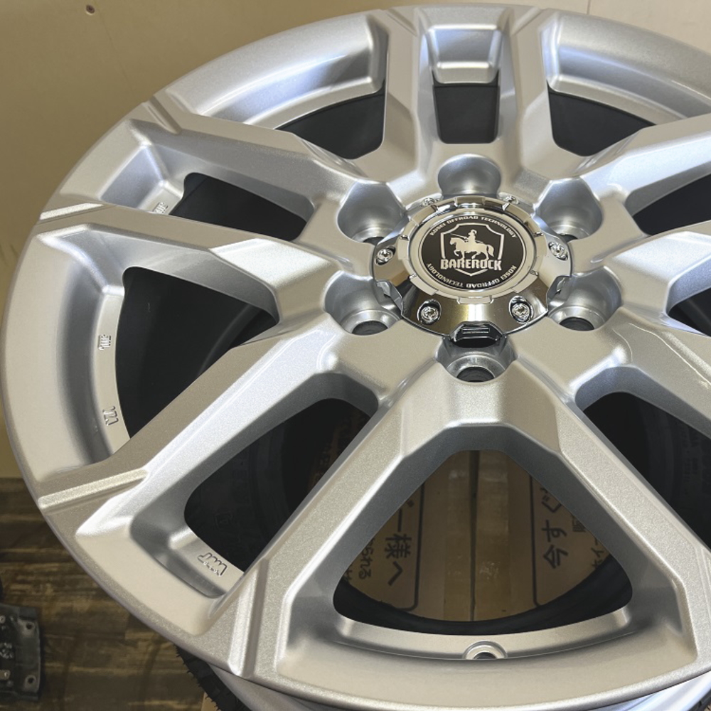 285/60R18 116Q ヨコハマ iceGUARD SUV G075 冬用 スタッドレスタイヤ BAREROCK BISON ハイラックス プラド  18インチの画像