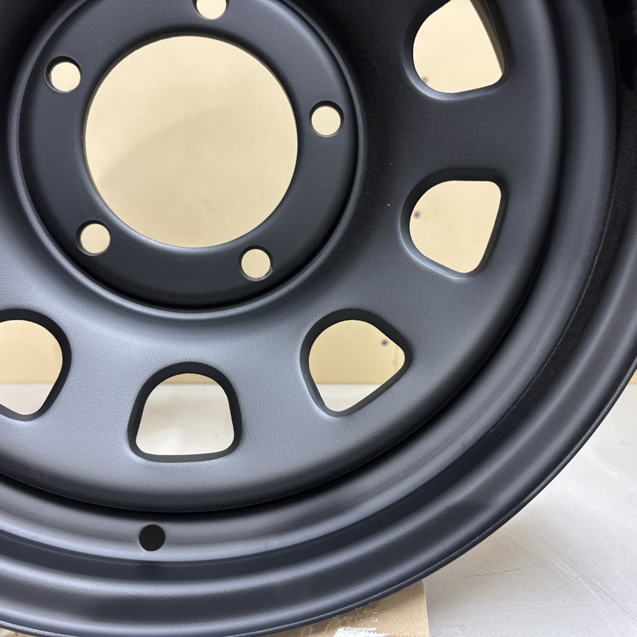 希少 デイトナ15インチ6J ±0 5穴 ジムニー/シエラ スタッドレス用 KOSEI 4本セット ジムニーシエラ 15 × 6.0 +0 5/139.7 森田システム