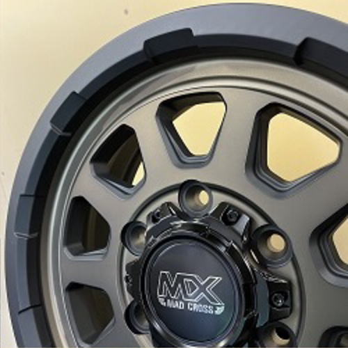 200系 ハイエース 専用  トーヨータイヤ 215/70R15  OBSERVE GIZ3 冬用 スタッドレスタイヤ MAD CROSS RANGERの画像