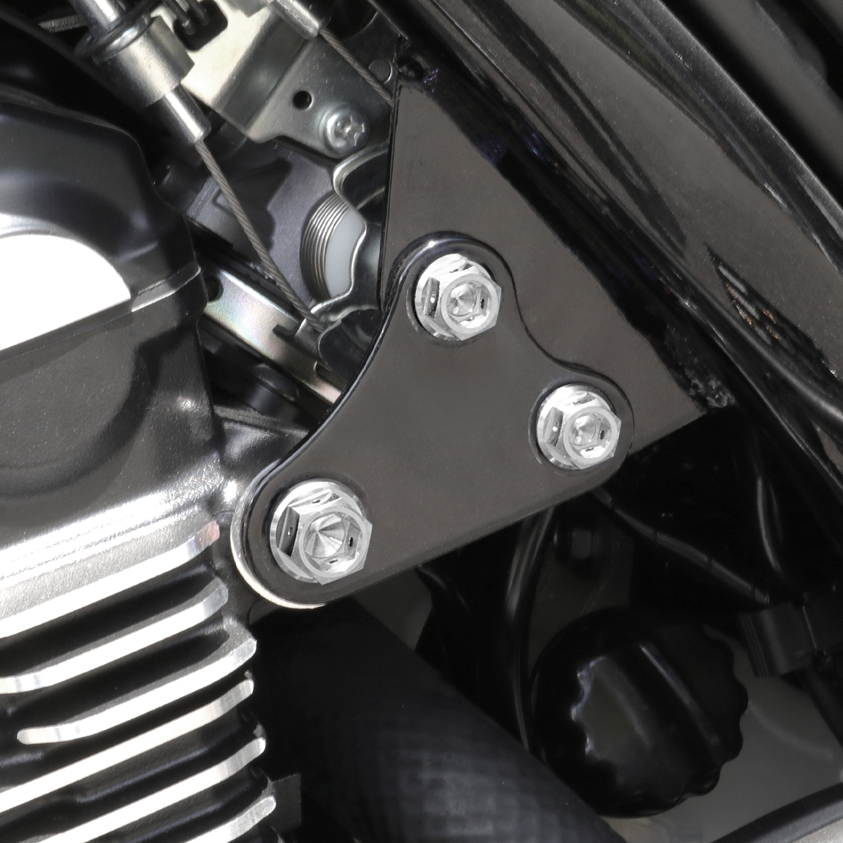 z900rsチタンフロントエンジンマウント