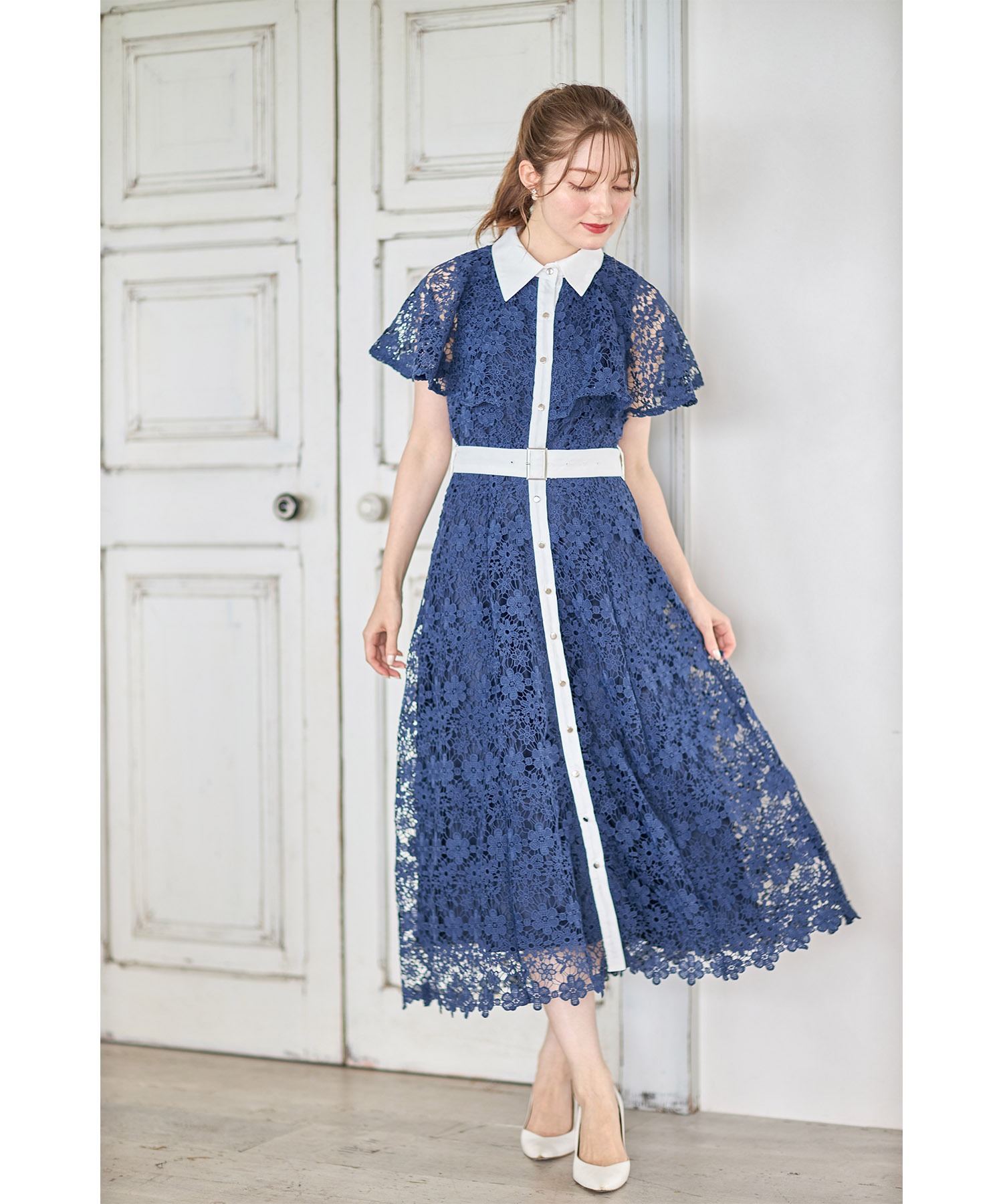 tocco closet ベルト付き配色ケープライクフラワーレースシャツ
