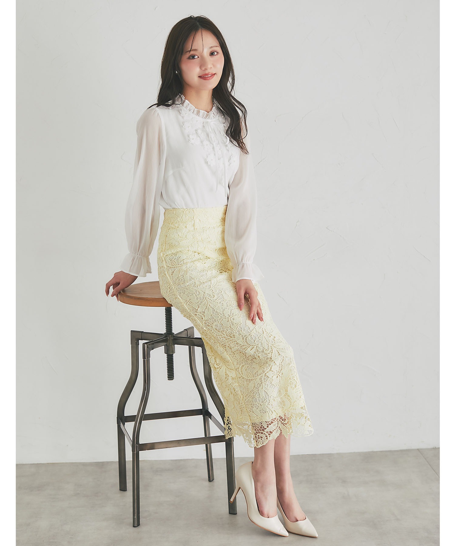 tocco closet（トッコ クローゼット） フラワーモチーフレースタイト