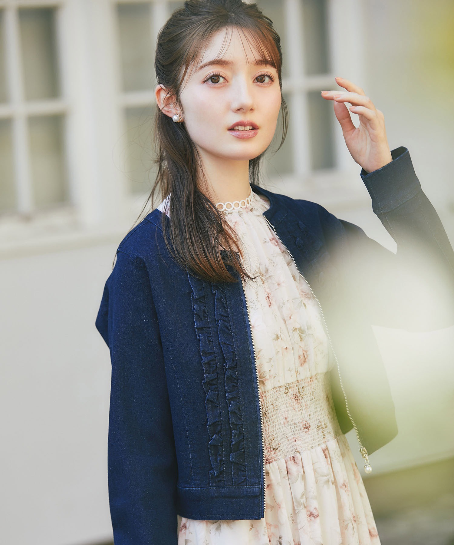 tocco closet パールチャーム付きフリルデニムジャケット
