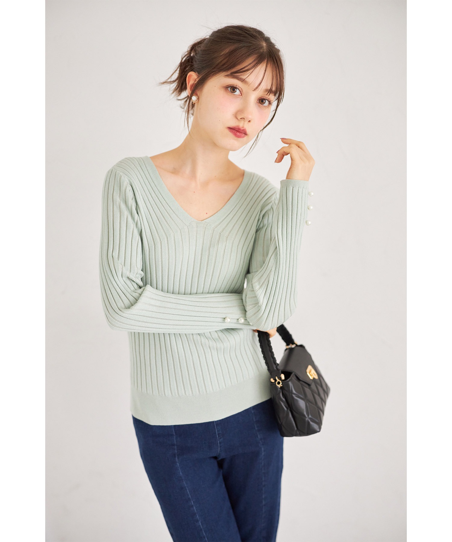 tocco closet（トッコ クローゼット） 袖口パール付きVネック